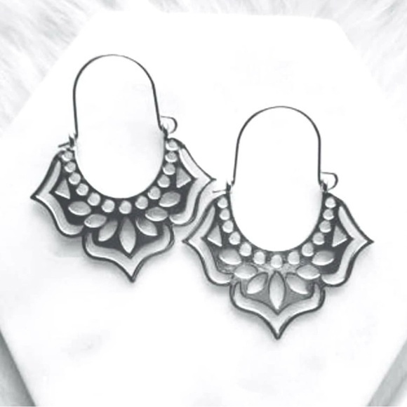 “Perforated Lotus” Lacey Punctured Ethnic Bollywood Floral Flower Petal Hoops - Picture 9 of 16